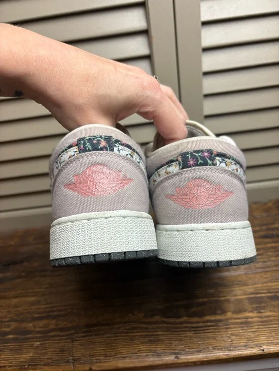 Nike Air Jordan 1 Low SE GS "Canvas Floral 7 Youth - Picture 8 of 10